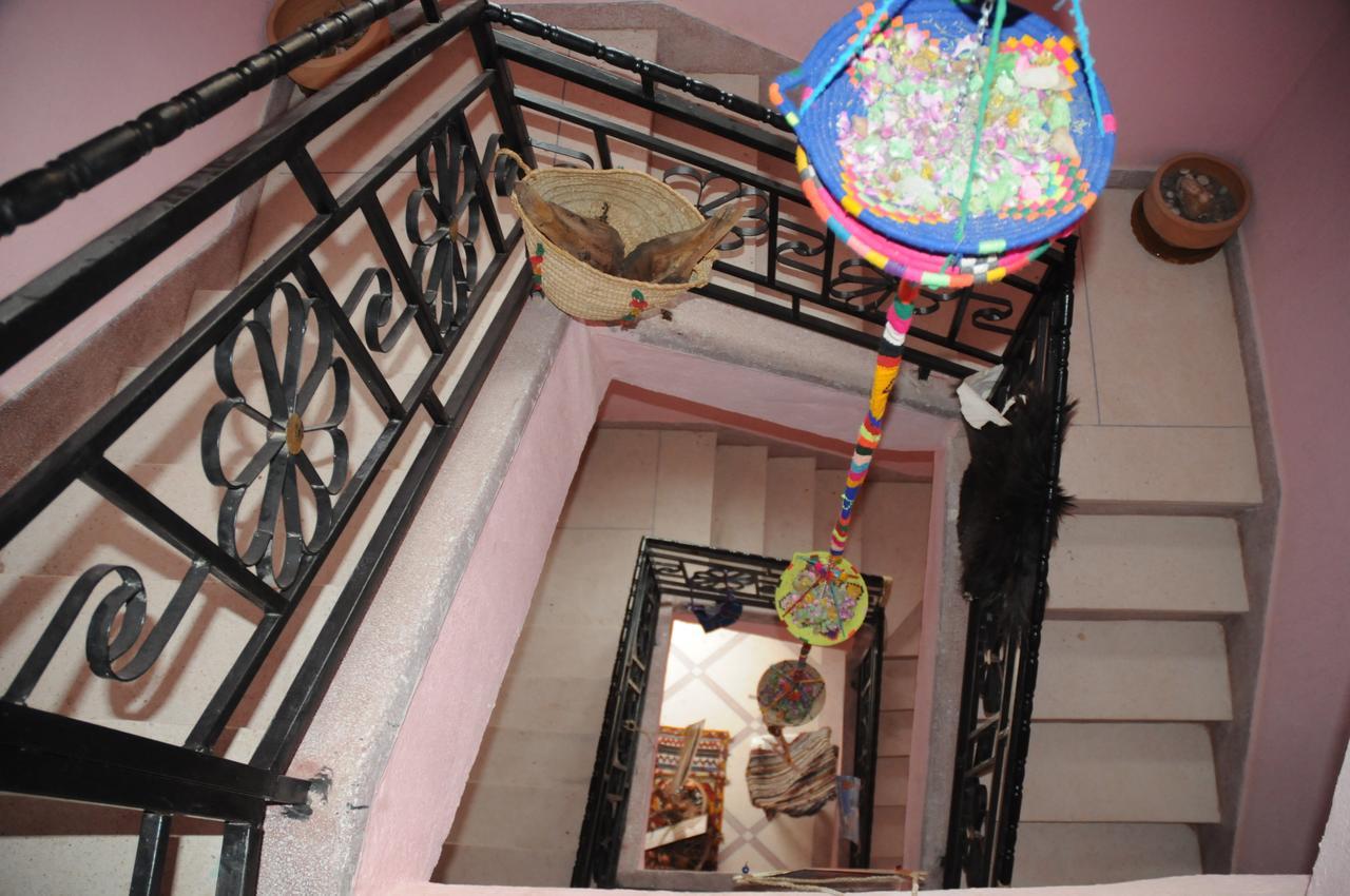 Auberge De la Jeunesse Tajda Exterior foto